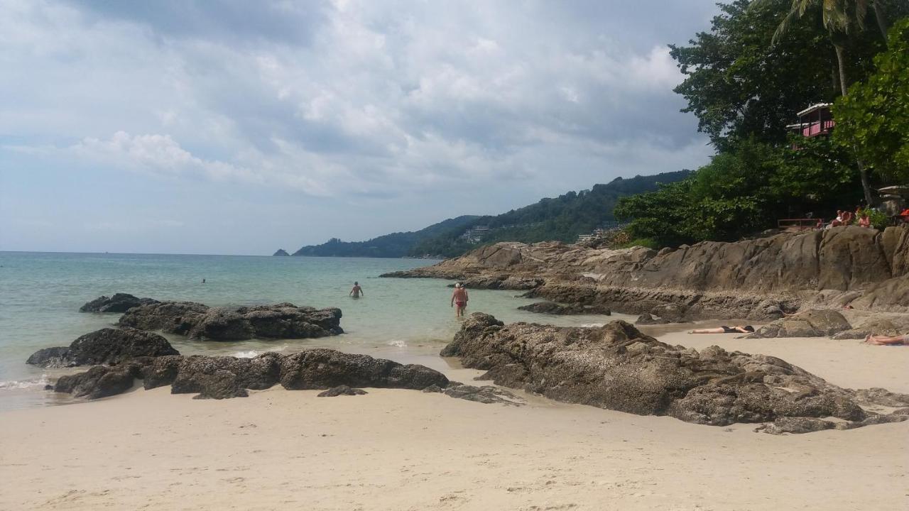 Patong Paragon Resort & Spa Sha Extra Plus Exterior foto Beach at the resort