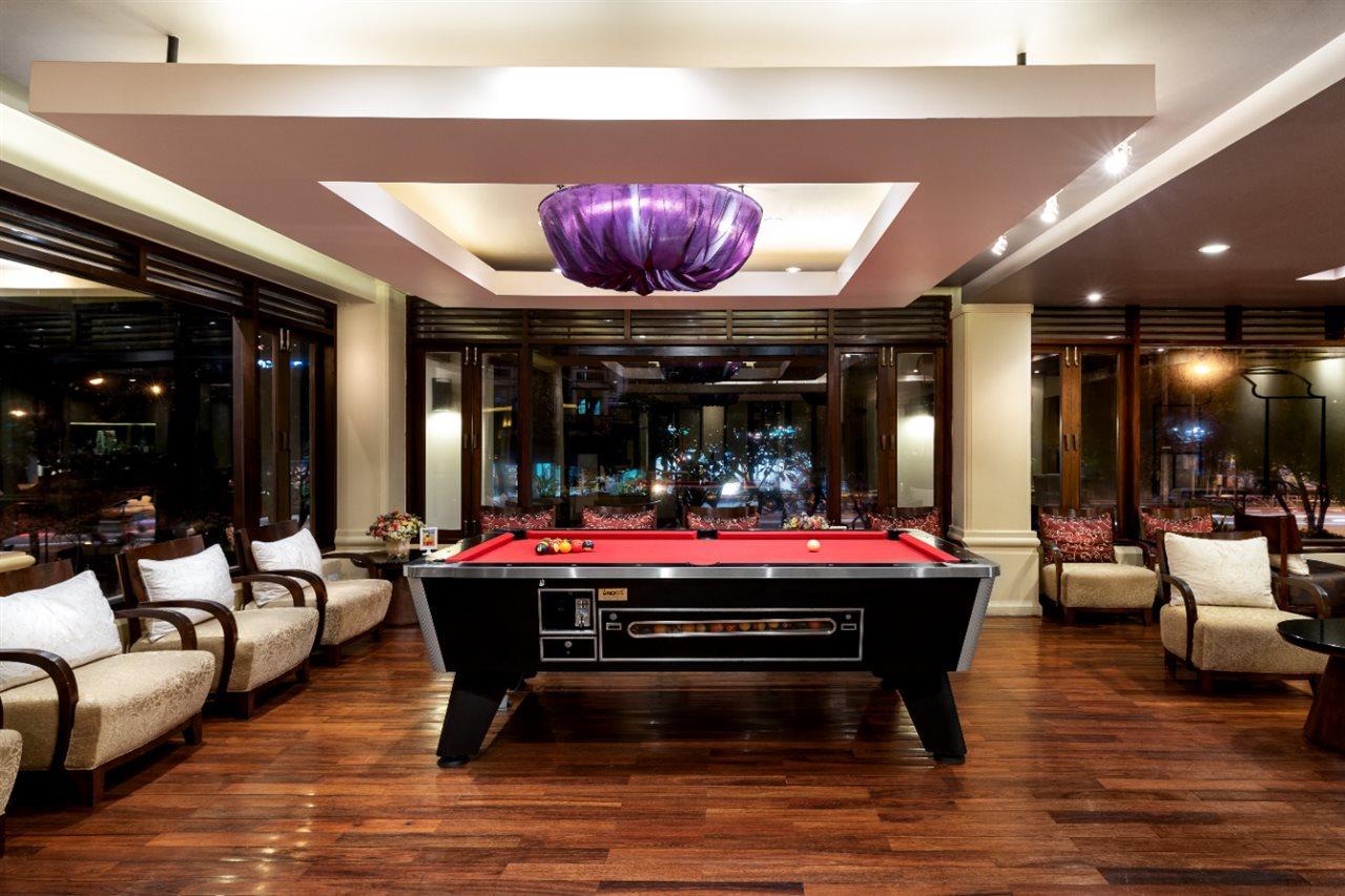 Patong Paragon Resort & Spa Sha Extra Plus Exterior foto The Pool Table at the lobby